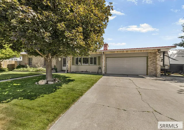 Photo 3 of Single family home for sale at 800 Hansen Ave, Idaho Falls, ID 83402 | MLS# 2189074 | Listing updated on 2026-09-22
