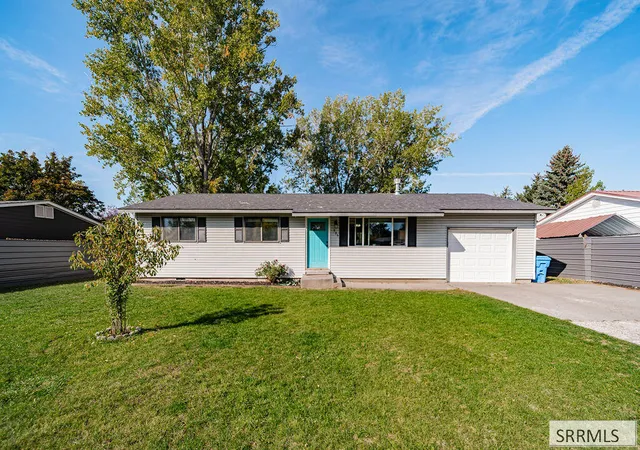 Photo 1 of Single family home for sale at 305 N Bob O Link Dr, Idaho Falls, ID 83401 | MLS# 2189667 | Listing updated on 2026-10-06