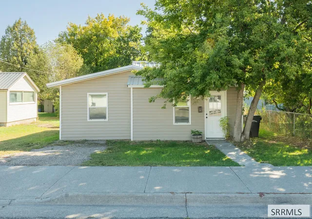 Photo 1 of Single family home for sale at 1078 Blaine Ave, Idaho Falls, ID 83402 | MLS# 2189486 | Listing updated on 2026-09-25
