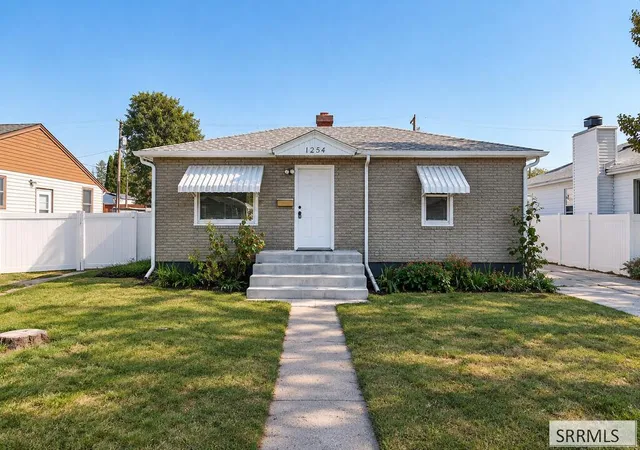 Photo 1 of Single family home for sale at 1254 Bannock Ave, Idaho Falls, ID 83402 | MLS# 2189773 | Listing updated on 2026-10-27