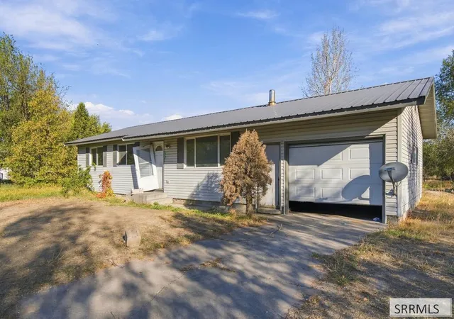Photo 3 of Sale Pending at 724 E 1540 North, Shelley, ID 83274 | MLS# 2189777 | Listing updated on 2026-10-14