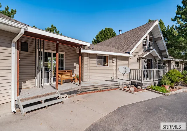 Photo 3 of Single family home for sale at 5180 Redonda Cir, Idaho Falls, ID 83406 | MLS# 2189524 | Listing updated on 2026-09-28