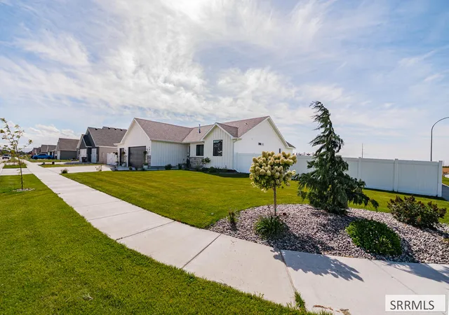 Photo 3 of Sale Pending at 241 Galena Summit Dr, Idaho Falls, ID 83404 | MLS# 2188981 | Listing updated on 2026-09-07