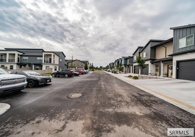 Photo 2 of Townhouse for sale at 473 Easy St, Idaho Falls, ID 83401 | MLS# 2188920 | Listing updated on 2026-09-01