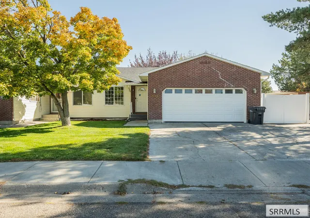 Photo 1 of Multi family home for sale at 1233 Hoopes Ave, Idaho Falls, ID 83404 | MLS# 2189828 | Listing updated on 2026-10-14