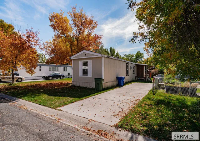 Photo 3 of Manufactured home for sale at 505 Laurel St, Rexburg, ID 83440 | MLS# 2189675 | Listing updated on 2026-10-06