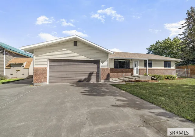 Photo 2 of Single family home for sale at 1971 E Alturas Cir, Idaho Falls, ID 83401 | MLS# 2189079 | Listing updated on 2026-09-08