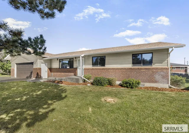 Photo 3 of Single family home for sale at 1971 E Alturas Cir, Idaho Falls, ID 83401 | MLS# 2189079 | Listing updated on 2026-09-08