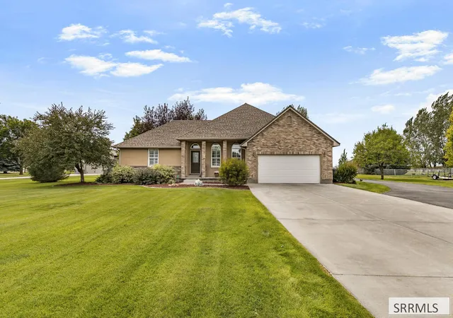 Photo 3 of Single family home for sale at 6248 S Foxrun Dr, Idaho Falls, ID 83402 | MLS# 2188994 | Listing updated on 2026-09-03