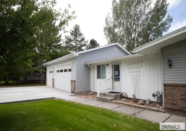 Photo 2 of Single family home for sale at 2254 S Bellin Rd, Idaho Falls, ID 83402 | MLS# 2189189 | Listing updated on 2026-09-14