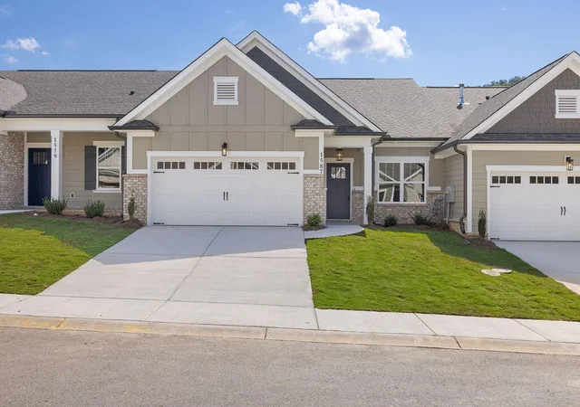 Townhouse for sale at 1587 Whisper Winds Ln #40, Ooltewah, TN 37363 | MLS# 1530880