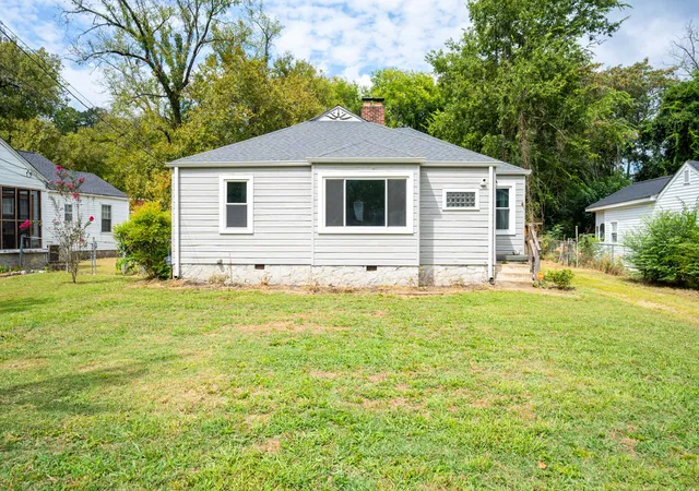 Photo 2 of Single family home for sale at 303 Shawnee Trl, Chattanooga, TN 37411 | MLS# 1533292 | Listing updated on 2026-10-08