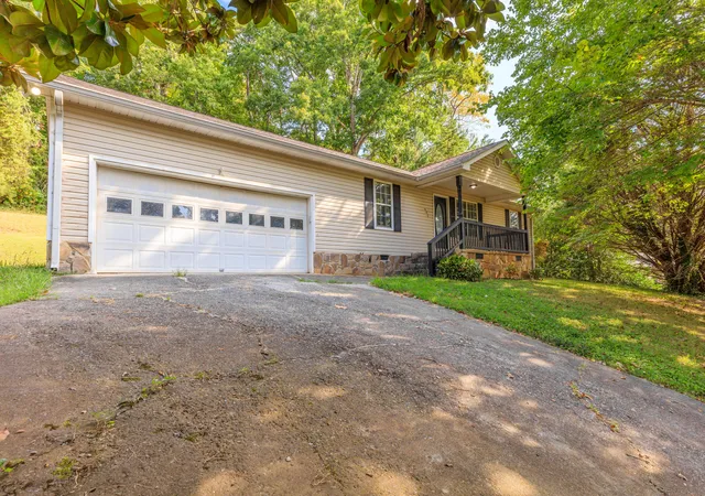 Single family home for sale at 532 Eagle Cliff Dr, Flintstone, GA 30725 | MLS# 1532936