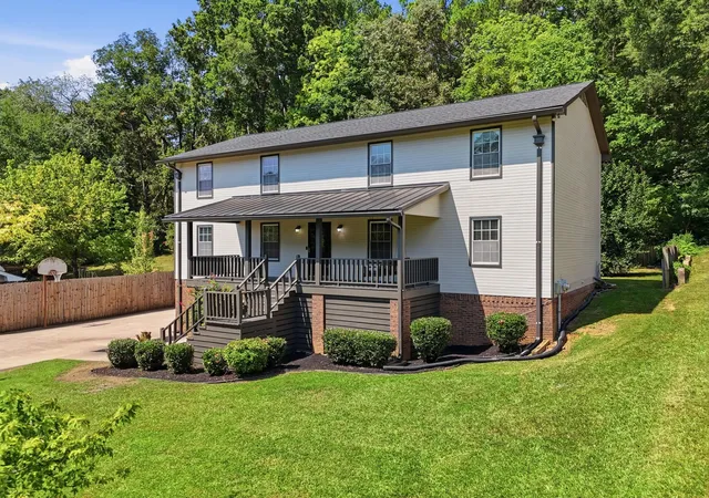 Photo 3 of Sale Pending at 2007 Pioneer Ridge Trl, Chattanooga, TN 37412 | MLS# 1542139 | Listing updated on 2026-09-06