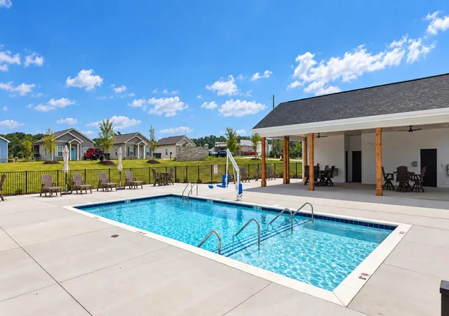 Photo 3 of Townhouse for sale at 8118 Pembridge Ct #11, Chattanooga, TN 37421 | MLS# 1543407 | Listing updated on 2026-10-26