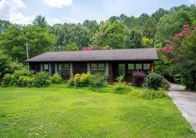 Photo 1 of Single family home for sale at 417 Mcfoilton Ln, Scottsboro, AL 35768 | MLS# 1543551 | Listing updated on 2026-10-16