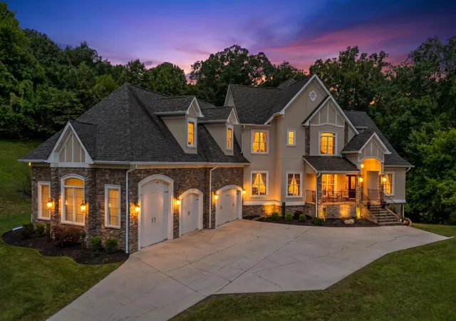Photo 1 of Mansion for sale at 2023 River Blf Dr, Hixson, TN 37343 | MLS# 1538092 | Listing updated on 2026-10-08