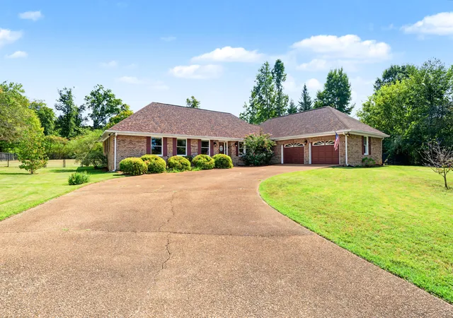 Photo 1 of Single family home for sale at 308 Pheasant Dr, Dalton, GA 30721 | MLS# 1539504 | Listing updated on 2026-09-23