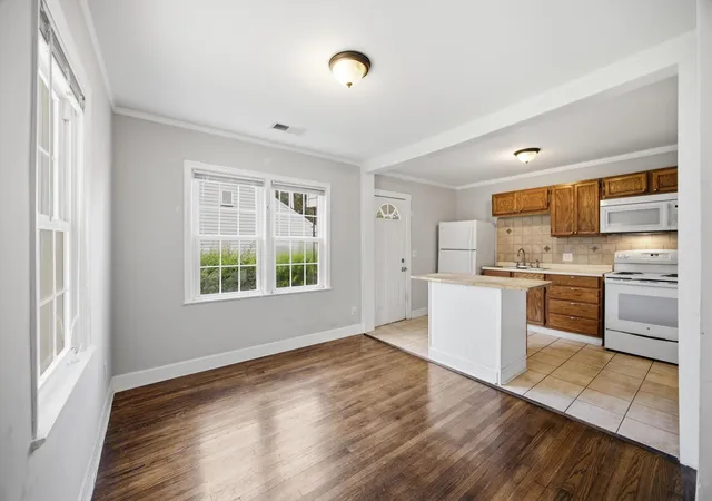 Photo 2 of Single family home for sale at 102 S Howell Ave, Chattanooga, TN 37411 | MLS# 1541936 | Listing updated on 2026-09-04