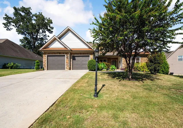Photo 2 of Single family home for sale at 8879 Mckenzie Farm Dr, Ooltewah, TN 37363 | MLS# 1540285 | Listing updated on 2026-10-07