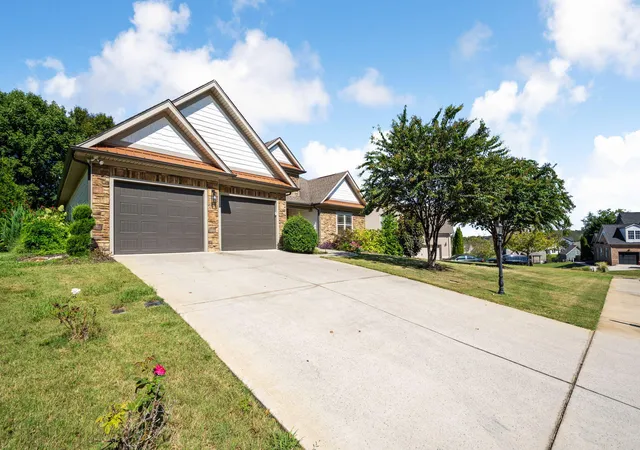 Photo 3 of Single family home for sale at 8879 Mckenzie Farm Dr, Ooltewah, TN 37363 | MLS# 1540285 | Listing updated on 2026-10-07