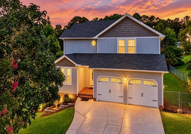 Photo 2 of Single family home for sale at 82 Edgewater Dr, Ringgold, GA 30736 | MLS# 1540325 | Listing updated on 2026-10-16
