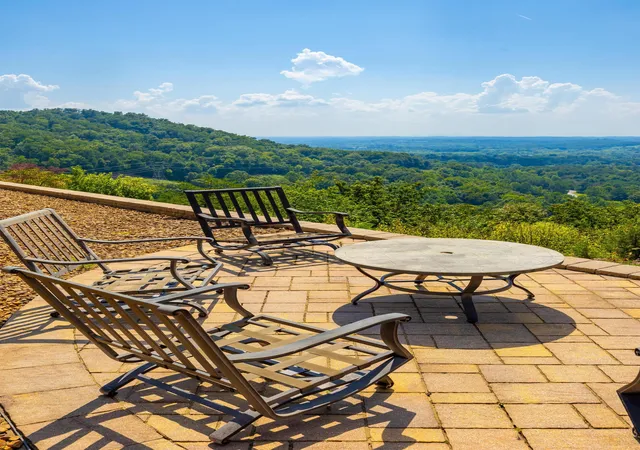 Photo 3 of Mansion for sale at 2252 Horizons Dr, Ooltewah, TN 37363 | MLS# 1542577 | Listing updated on 2026-09-11