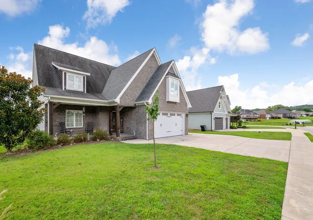 Photo 3 of Single family home for sale at 3017 Weatherwood Trl, Apison, TN 37302 | MLS# 1542365 | Listing updated on 2026-09-22
