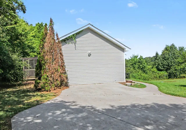 Photo 3 of Single family home for sale at 158 Caldwell Rd SE, Cleveland, TN 37323 | MLS# 1542383 | Listing updated on 2026-09-08
