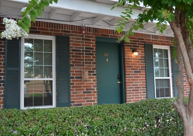 Condo for sale at 900 Mountain Crk Rd #137, Chattanooga, TN 37405 | MLS# 1542282