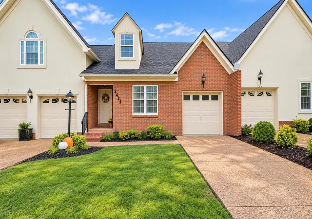 Townhouse for sale at 2411 Queens Lace Trl, Chattanooga, TN 37421 | MLS# 1543550