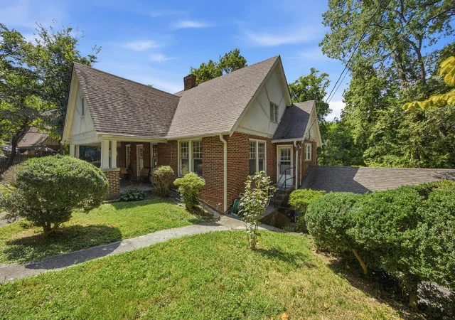 Photo 4 of Single family home for sale at 706 Mount Vernon Cir, Chattanooga, TN 37405 | MLS# 1541129 | Listing updated on 2026-09-10