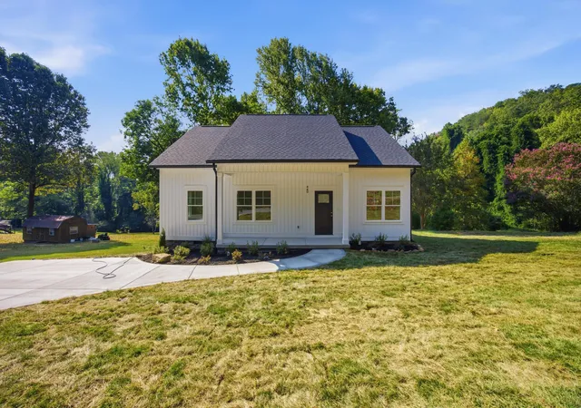 Photo 2 of Sale Pending at 440 Hotwater Rd, Soddy Daisy, TN 37379 | MLS# 1541038 | Listing updated on 2026-09-17