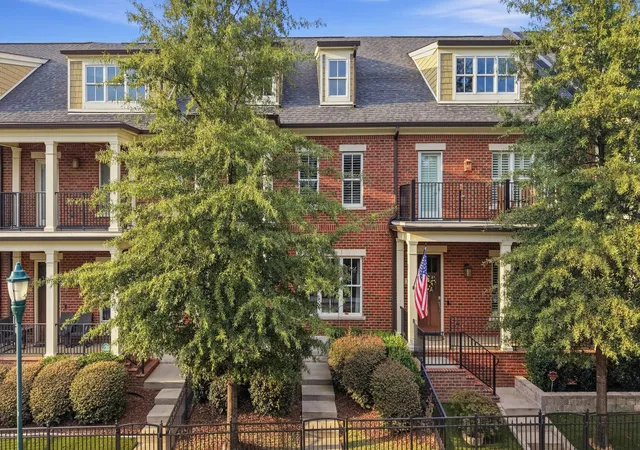 Photo 1 of Townhouse for sale at 117 E 3rd Street, Chattanooga, TN 37403 | MLS# 1543441 | Listing updated on 2026-10-26