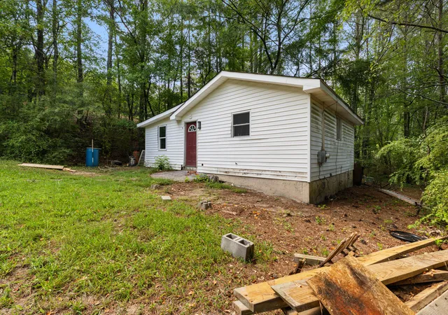 Photo 2 of Single family home for sale at 202 Rubart Dr, Dalton, GA 30721 | MLS# 1542422 | Listing updated on 2026-09-08