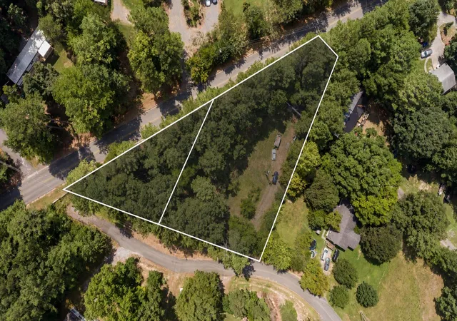 Photo 3 of Single family home for sale at 202 Rubart Dr, Dalton, GA 30721 | MLS# 1542422 | Listing updated on 2026-09-08