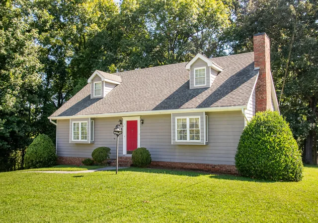 Photo 2 of Sale Pending at 5703 River Glade Dr, Chattanooga, TN 37416 | MLS# 1542086 | Listing updated on 2026-09-13