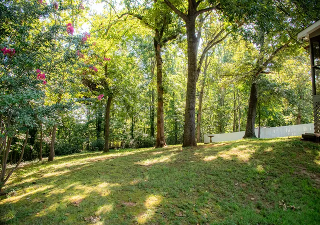 Photo 4 of Sale Pending at 5703 River Glade Dr, Chattanooga, TN 37416 | MLS# 1542086 | Listing updated on 2026-09-13