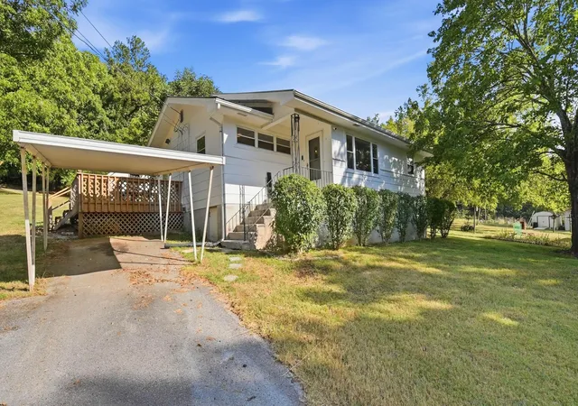 Photo 2 of Sale Pending at 1216 Browns Ferry Rd, Chattanooga, TN 37419 | MLS# 1541623 | Listing updated on 2026-09-19