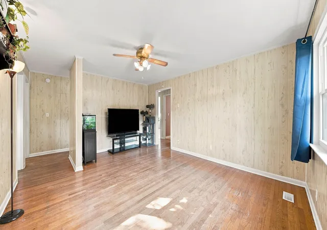Photo 3 of Sale Pending at 1216 Browns Ferry Rd, Chattanooga, TN 37419 | MLS# 1541623 | Listing updated on 2026-09-19