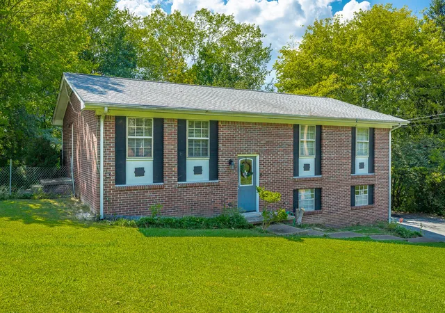 Photo 2 of Single family home for sale at 1114 Charwood Ln, Hixson, TN 37343 | MLS# 1541624 | Listing updated on 2026-09-04