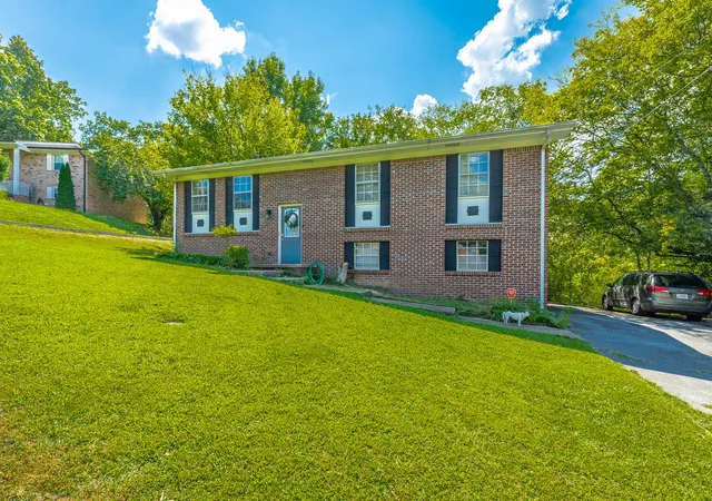 Photo 4 of Single family home for sale at 1114 Charwood Ln, Hixson, TN 37343 | MLS# 1541624 | Listing updated on 2026-09-04