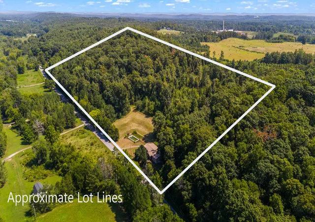 Photo 1 of Single family home for sale at 4011 Straight Gut Rd, La Fayette, GA 30728 | MLS# 1542055 | Listing updated on 2026-09-12
