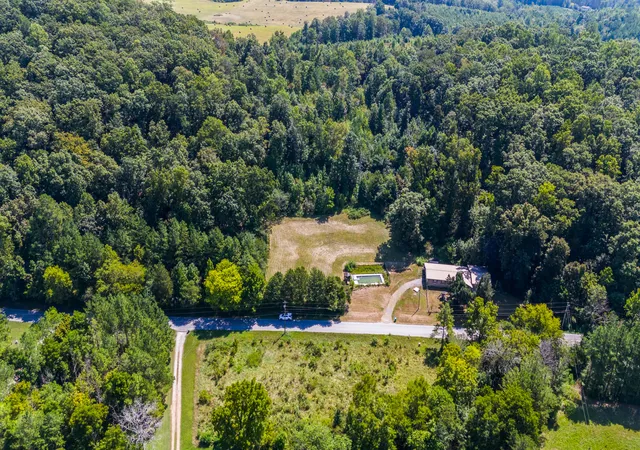 Photo 2 of Single family home for sale at 4011 Straight Gut Rd, La Fayette, GA 30728 | MLS# 1542055 | Listing updated on 2026-09-12
