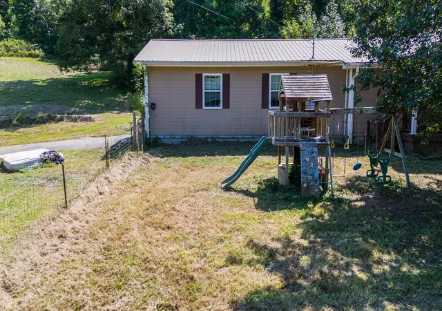 Photo 4 of Single family home for sale at 4011 Straight Gut Rd, La Fayette, GA 30728 | MLS# 1542055 | Listing updated on 2026-09-12