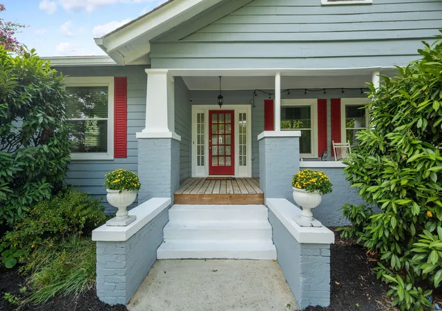 Photo 3 of Single family home for sale at 211 Brookfield Ave, Chattanooga, TN 37411 | MLS# 1542742 | Listing updated on 2026-10-20