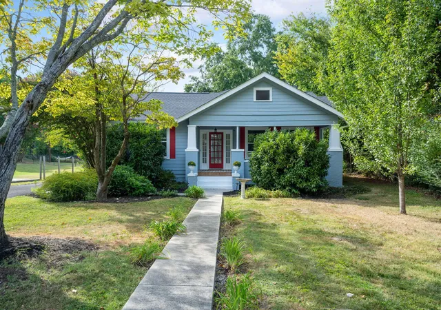 Photo 1 of Single family home for sale at 211 Brookfield Ave, Chattanooga, TN 37411 | MLS# 1542742 | Listing updated on 2026-10-20