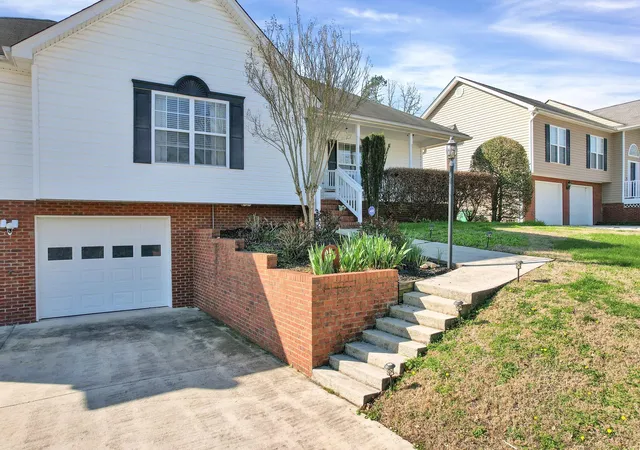 Photo 3 of Single family home for sale at 6082 Wardwell Dr, Ooltewah, TN 37363 | MLS# 1542336 | Listing updated on 2026-09-14