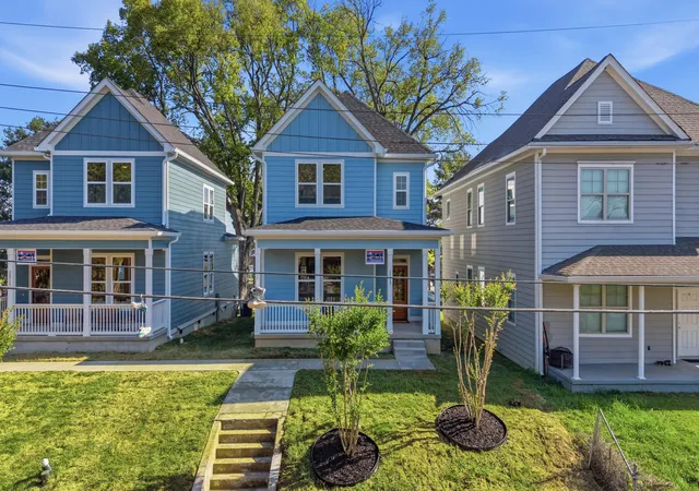 Photo 1 of Single family home for sale at 1513 Chamberlain Ave, Chattanooga, TN 37404 | MLS# 1541573 | Listing updated on 2026-09-15