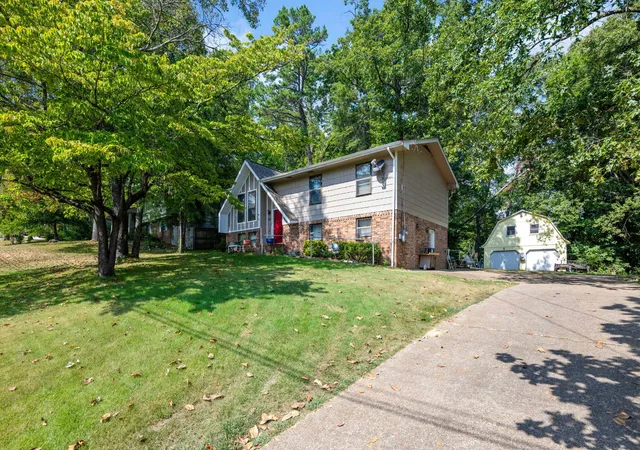 Photo 2 of Sale Pending at 1045 Hillcrest Rd, Hixson, TN 37343 | MLS# 1541577 | Listing updated on 2026-10-05